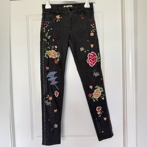 Alice + Olivia Jane Mid-Rise Floral Embroidered Skinny Jeans